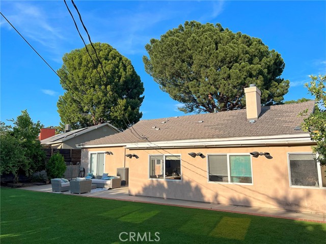 11049 Baird Avenue, Porter Ranch CA: https://media.crmls.org/medias/3a1427c4-b7e2-4d1b-a5c5-32c2039cd4d5.jpg