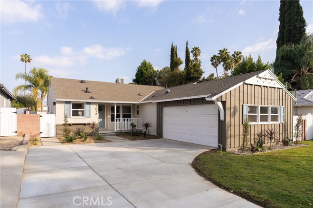 Detail Gallery Image 4 of 51 For 7048 Mclennan Ave, Lake Balboa,  CA 91406 - 4 Beds | 2 Baths