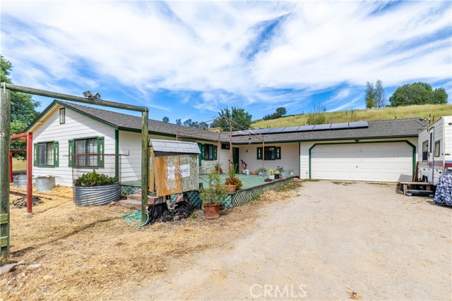 Detail Gallery Image 3 of 41 For 70331 Vineyard Canyon Rd., Parkfield,  CA 93451 - 4 Beds | 2 Baths