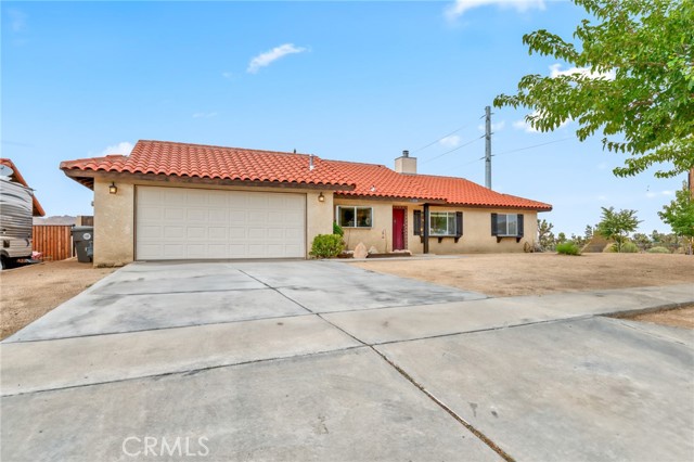 Detail Gallery Image 3 of 25 For 56888 Navajo Trl, Yucca Valley,  CA 92284 - 3 Beds | 2 Baths