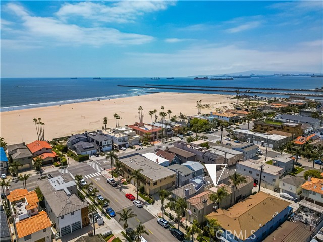 Detail Gallery Image 4 of 53 For 113 5th St, Seal Beach,  CA 90740 - 4 Beds | 3/1 Baths