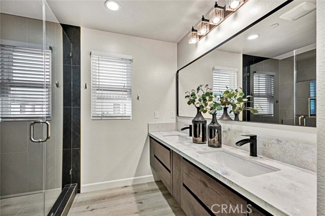 Detail Gallery Image 9 of 21 For 813 S Anaheim Bld #101,  Anaheim,  CA 92805 - 3 Beds | 2/1 Baths