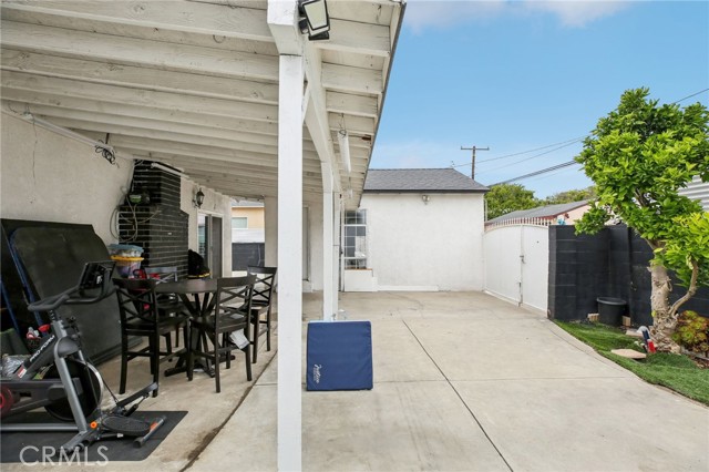 3686 Palo Verde Avenue, Long Beach CA: https://media.crmls.org/medias/3a1690eb-a169-424f-92a0-968143ad933e.jpg