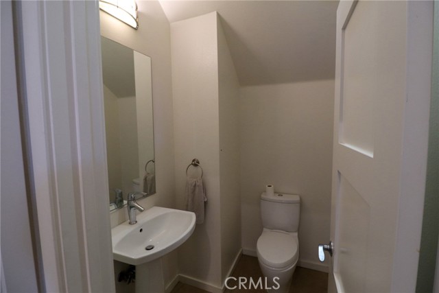 Detail Gallery Image 14 of 44 For 561 W Maple Ave, Orange,  CA 92868 - 3 Beds | 2/1 Baths