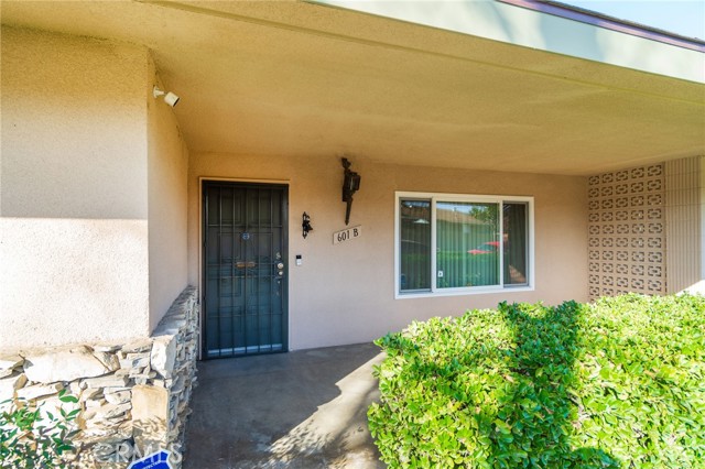 Detail Gallery Image 2 of 36 For 601 S Palm Ave #B,  Hemet,  CA 92543 - 2 Beds | 2 Baths