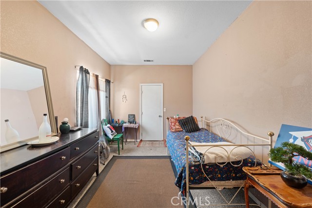 37032 Sabal Avenue, Palmdale CA: https://media.crmls.org/medias/3a183c00-23cf-45a0-8ca4-413f625e24ab.jpg