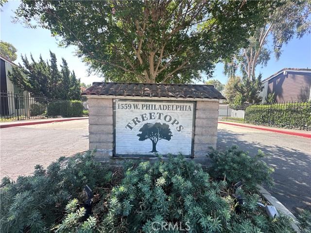 2226 Smoke Tree Ln, Ontario, CA 91762