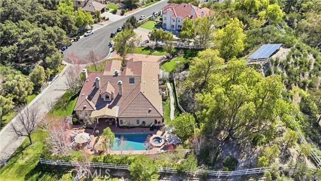 Detail Gallery Image 4 of 69 For 27139 Crystal Springs, Canyon Country,  CA 91387 - 4 Beds | 2/1 Baths