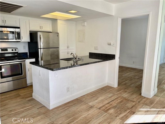 Detail Gallery Image 7 of 21 For 26196 Sanz a,  Mission Viejo,  CA 92691 - 2 Beds | 2 Baths