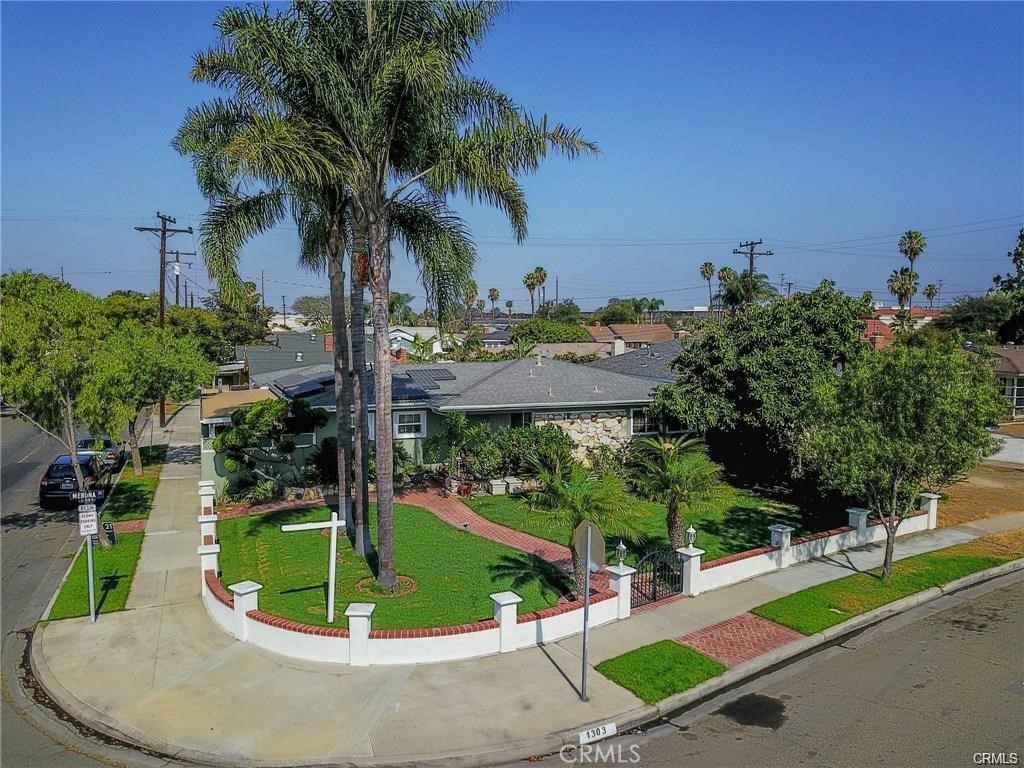 1303 N Merona