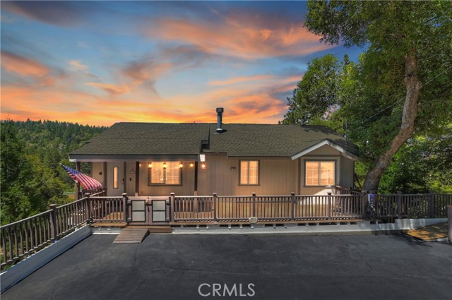 Detail Gallery Image 1 of 43 For 152 Pine Ridge Rd, Crestline,  CA 92325 - 3 Beds | 2 Baths