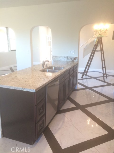 Detail Gallery Image 7 of 28 For 2091 Lake Shore Dr #B,  Chino Hills,  CA 91709 - 3 Beds | 2/1 Baths