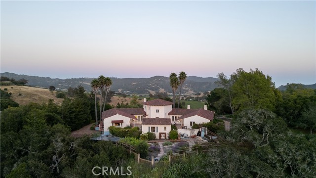 1220 Bassi Drive, San Luis Obispo CA: https://media.crmls.org/medias/3a1ae827-c730-414f-9804-63cae75918f8.jpg