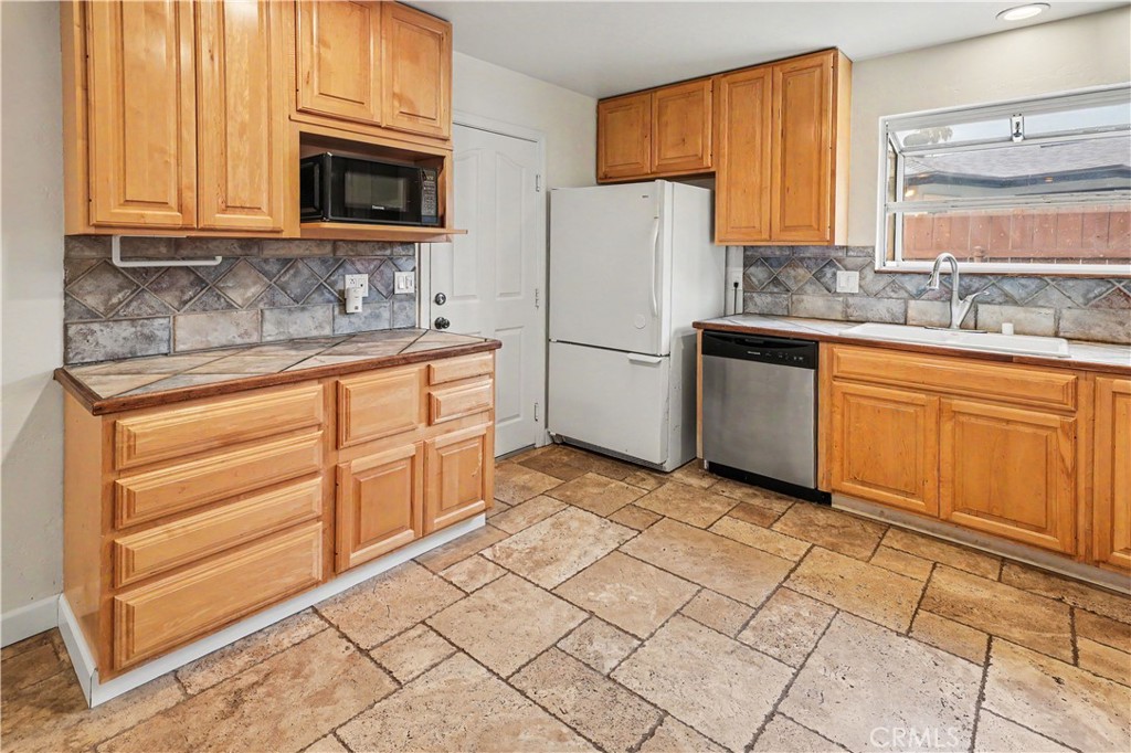 4758 Mount Saint Helens Way - photo 10