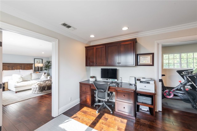 5433 Castle Knoll Road, La Canada Flintridge CA: https://media.crmls.org/medias/3a1c603b-9778-4ef8-a83a-dc39e3674a00.jpg