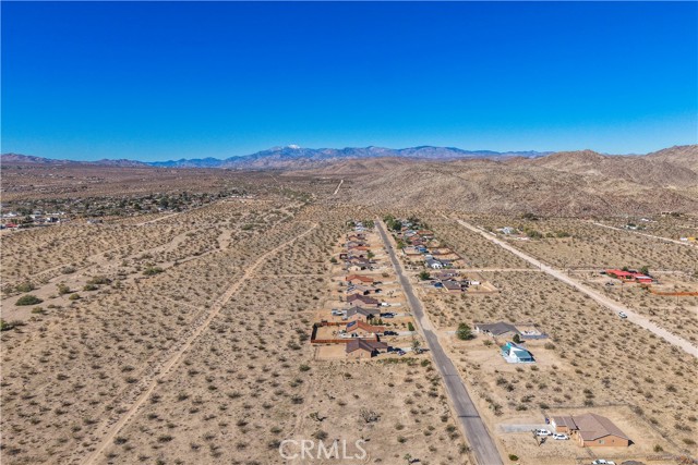 Detail Gallery Image 4 of 12 For 62423 Crestview Dr, Joshua Tree,  CA 92252 - – Beds | – Baths