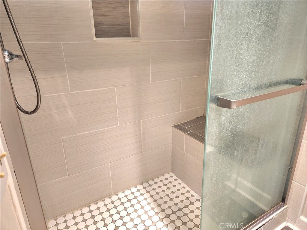 https://media.crmls.org/medias/3a1c7cd9-ad76-45e1-8f55-3775c9cfeb36.jpg?preset=X-Large