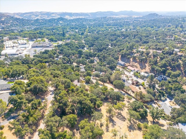 8315 Linda Vista Avenue, Atascadero CA: https://media.crmls.org/medias/3a1c83ff-cd24-422c-923f-93555a19b8a1.jpg
