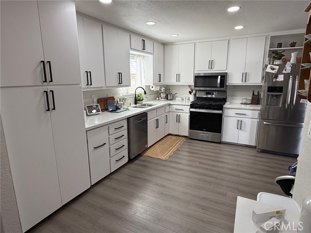 Detail Gallery Image 9 of 18 For 37098 San Bruno Ave, Barstow,  CA 92311 - 4 Beds | 2 Baths