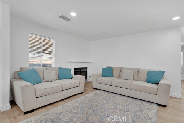 Detail Gallery Image 9 of 41 For 10450 Cimmeron Trail, Adelanto,  CA 92301 - 3 Beds | 2 Baths