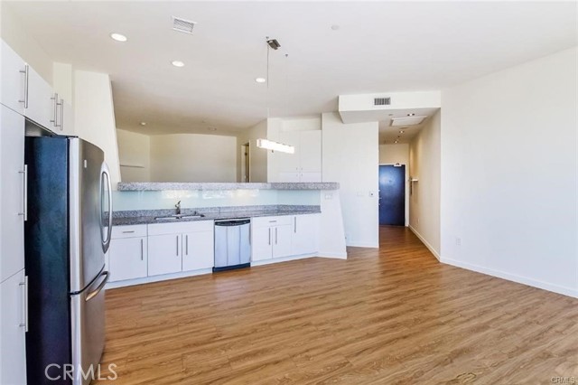 Detail Gallery Image 8 of 26 For 1100 Wilshire Bld #2603,  Los Angeles,  CA 90017 - 1 Beds | 1 Baths