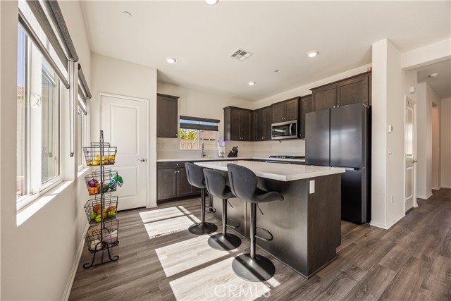 Detail Gallery Image 7 of 31 For 28480 Cosmos Dr, Winchester,  CA 92596 - 4 Beds | 3 Baths