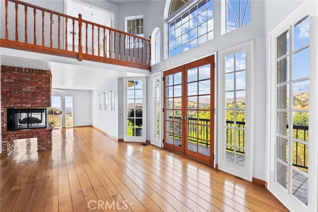 Detail Gallery Image 3 of 47 For 9658 Wheatland Ave, Sunland,  CA 91040 - 4 Beds | 4 Baths