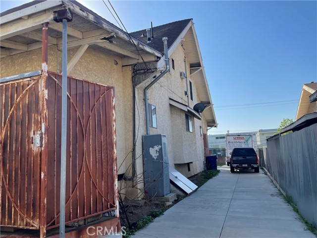 3339 Jeffries Avenue, Los Angeles CA: https://media.crmls.org/medias/3a224367-0e58-42d2-a0a3-edc1b342346f.jpg
