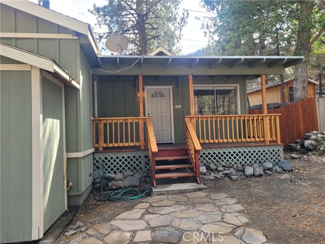 1869 Thrush Road, Wrightwood CA: https://media.crmls.org/medias/3a2268d1-da34-4c75-a92c-a0851f8b9195.jpg