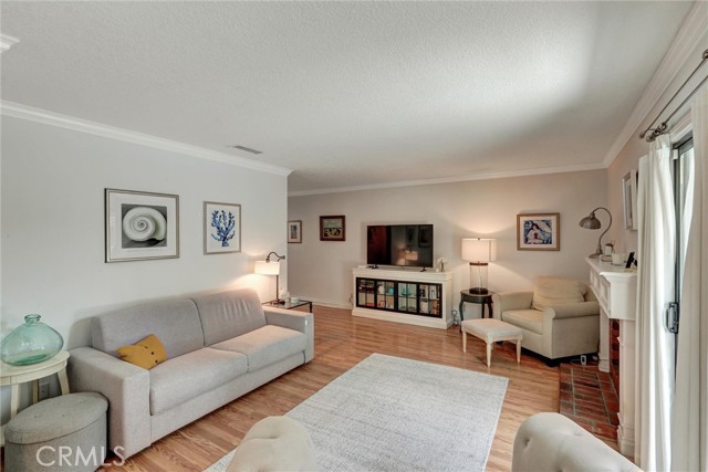 1180 Strawberry Lane, Glendora CA: https://media.crmls.org/medias/3a23033b-0d0c-453b-8e81-0a562e577cc9.jpg