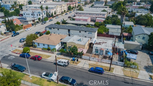500 N Madison Avenue, Los Angeles CA: https://media.crmls.org/medias/3a242082-3fbb-4133-83c3-f126f6e65dd2.jpg