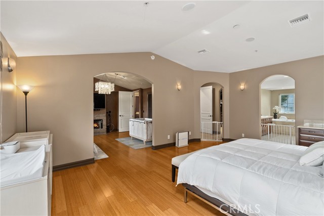 4630 Esparto Street, Woodland Hills CA: https://media.crmls.org/medias/3a24a368-1a33-41f3-bd24-017357f8cdd9.jpg