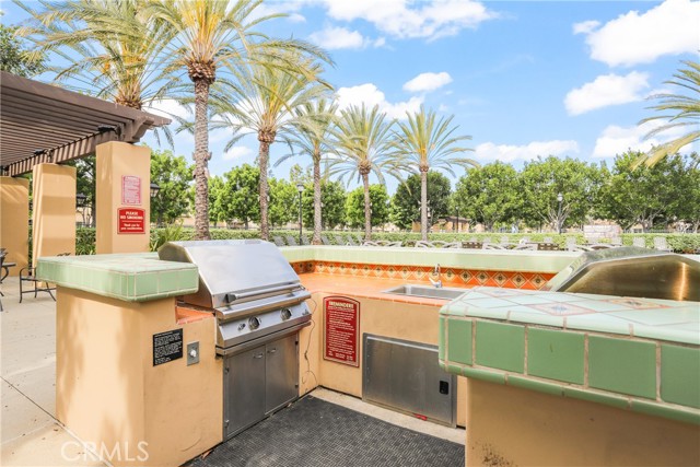 18 New Season, Irvine CA: https://media.crmls.org/medias/3a25e3b1-a3b5-46c9-946b-1f8d79aa6e33.jpg