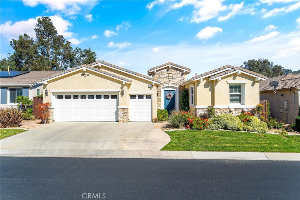 570 Olazabal Dr