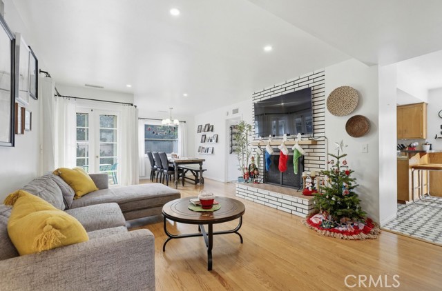 Detail Gallery Image 7 of 51 For 1010 W 21st St, Santa Ana,  CA 92706 - 3 Beds | 2 Baths