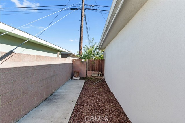 2723 Fisk, Redondo Beach CA: https://media.crmls.org/medias/3a268974-b5d7-454f-b987-985e8989445b.jpg