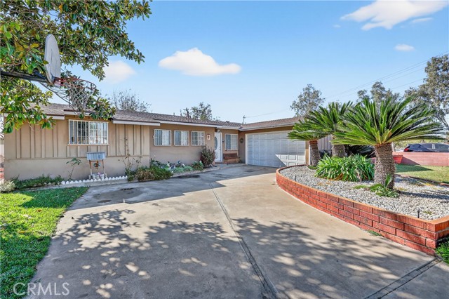 15937 Manzanita, Fontana CA: https://media.crmls.org/medias/3a2697ed-ed0d-4821-bf55-bbafb6a56509.jpg