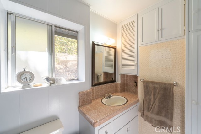 Detail Gallery Image 13 of 34 For 2713 Preston Dr, Running Springs,  CA 92382 - 4 Beds | 2 Baths