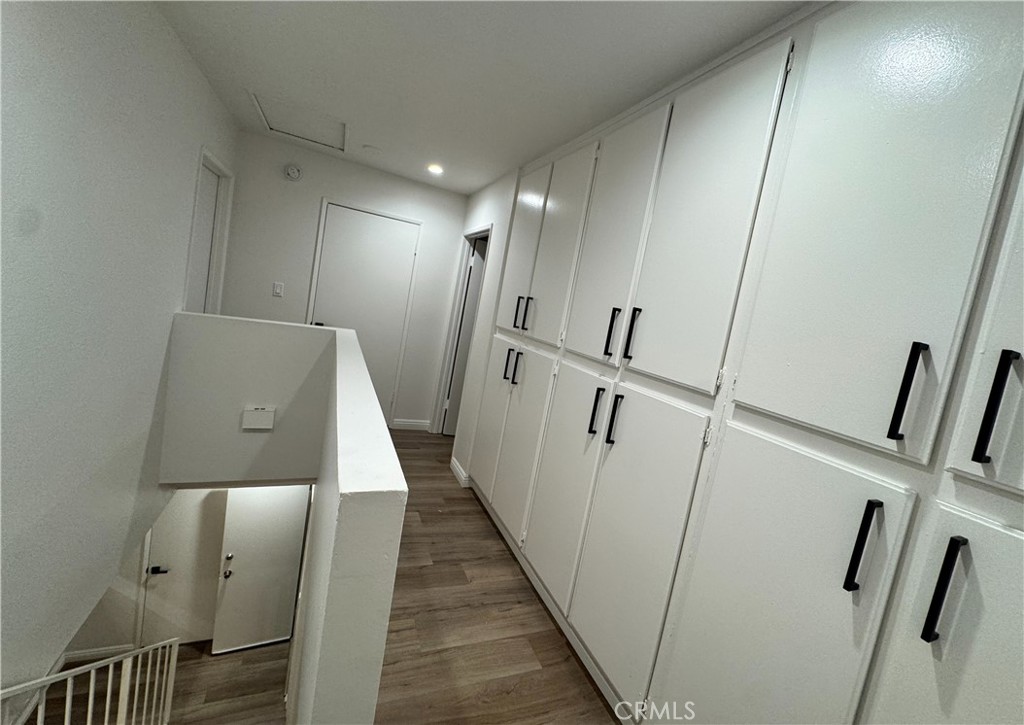 https://media.crmls.org/medias/3a272fa7-ba77-4b5c-929a-7b136feaf152.jpg?preset=X-Large