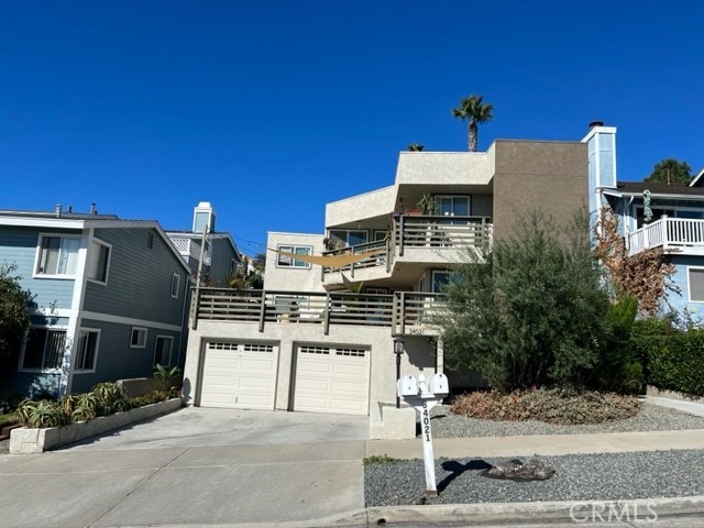 Front Image Thumbnail for CROC26034112