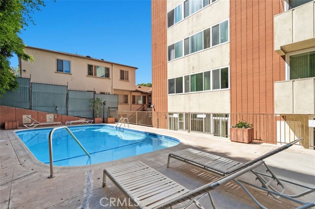 540 Kelton Avenue, Los Angeles CA: https://media.crmls.org/medias/3a27e291-3128-4dcb-907e-10b08cbe6a38.jpg