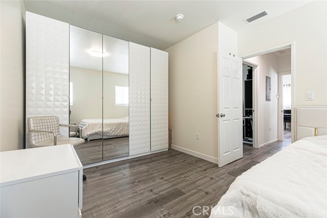 1748 Opechee Way, Glendale CA: https://media.crmls.org/medias/3a2813e3-c499-4a1a-b3ca-f70dda68edfa.jpg