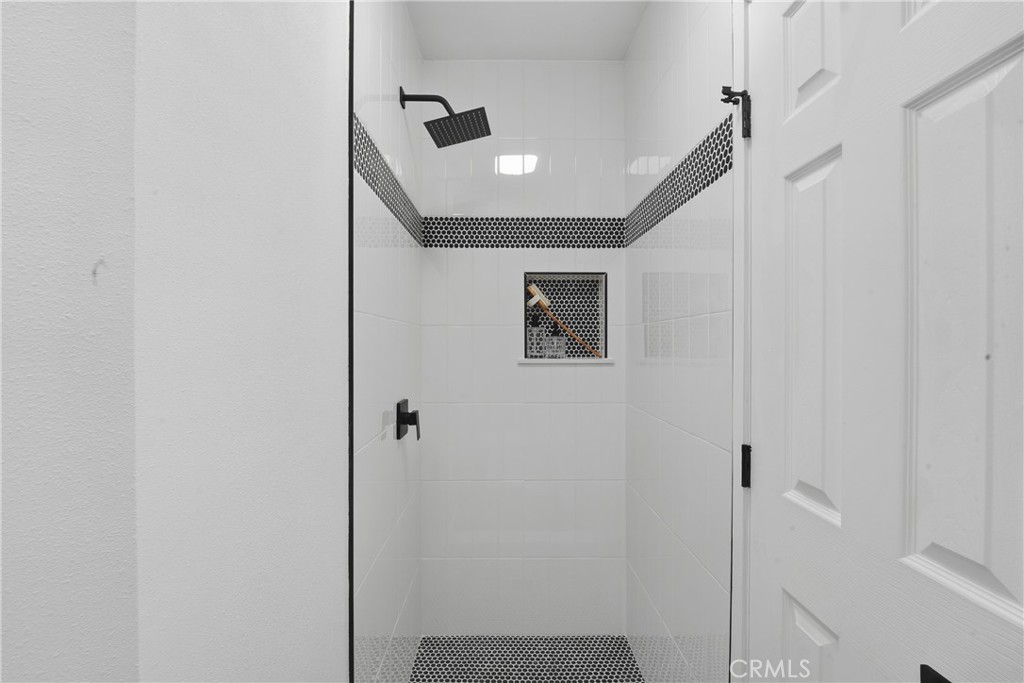 https://media.crmls.org/medias/3a288e7a-36ec-4ac0-bde2-3de5c965c22e.jpg?preset=X-Large