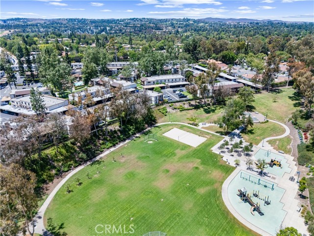 24652 Ashland Drive, Laguna Hills CA: https://media.crmls.org/medias/3a29c736-a738-416d-bdc8-8986f099193e.jpg