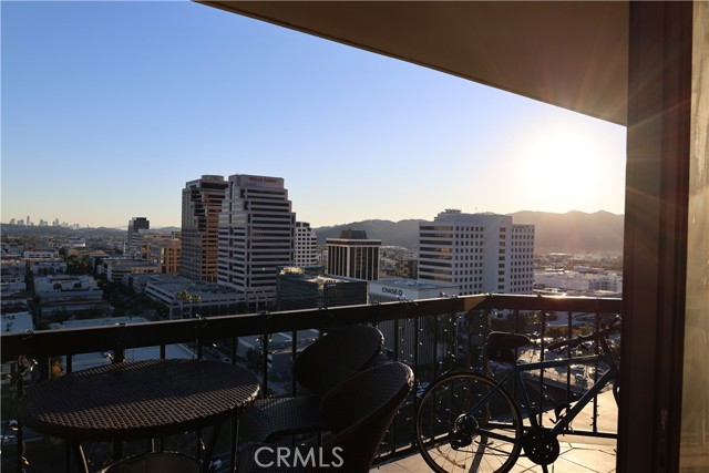 Detail Gallery Image 4 of 38 For 222 Monterey Rd #1603,  Glendale,  CA 91206 - 2 Beds | 2 Baths