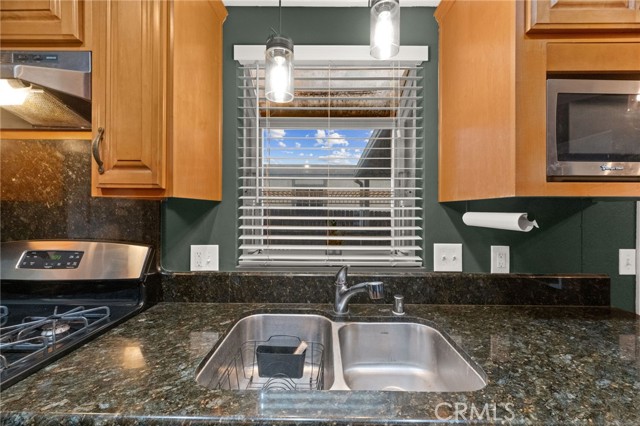 Detail Gallery Image 13 of 39 For 10421 Stageline, Corona,  CA 92883 - 3 Beds | 2 Baths