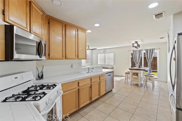 Detail Gallery Image 21 of 39 For 26395 Old Anvil Ln, Moreno Valley,  CA 92555 - 4 Beds | 2 Baths