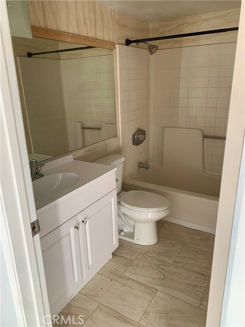 Detail Gallery Image 7 of 13 For 707 W 4th #7,  Long Beach,  CA 90802 - 1 Beds | 1 Baths