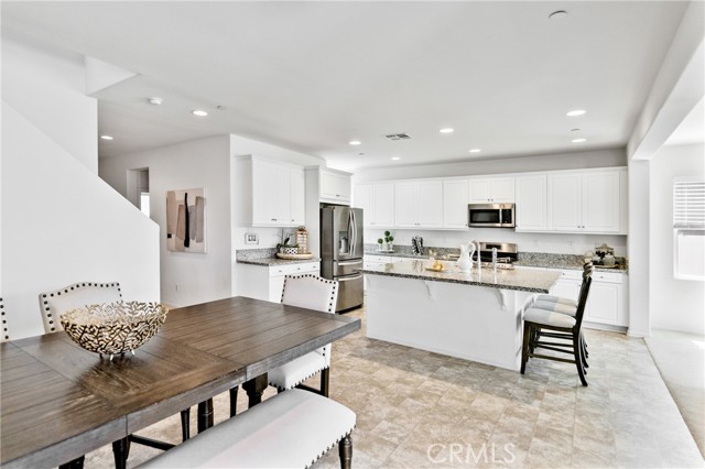 Detail Gallery Image 13 of 47 For 29304 Bent Grass, Lake Elsinore,  CA 92530 - 4 Beds | 3 Baths
