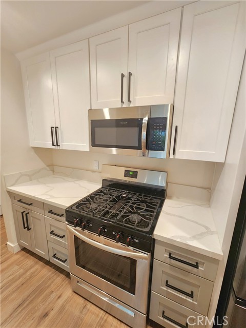 Detail Gallery Image 9 of 28 For 120 S Francisca Ave #16,  Redondo Beach,  CA 90277 - 2 Beds | 2/1 Baths